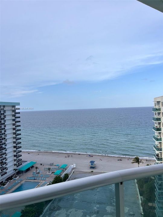 For Rent: $3,900 (1 beds, 1 baths, 874 Square Feet)