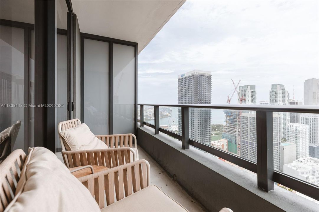 待售: $530,000 (0 贝兹, 1 浴室, 367 平方英尺)