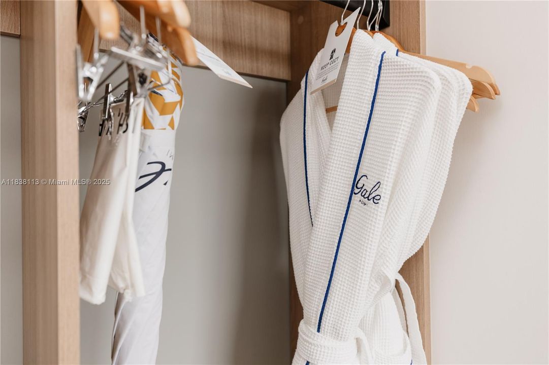 待售: $530,000 (0 贝兹, 1 浴室, 367 平方英尺)