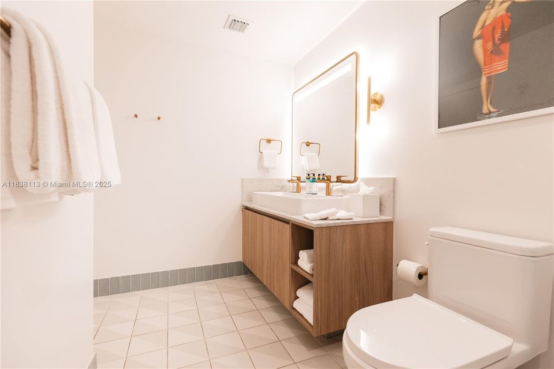 待售: $530,000 (0 贝兹, 1 浴室, 367 平方英尺)