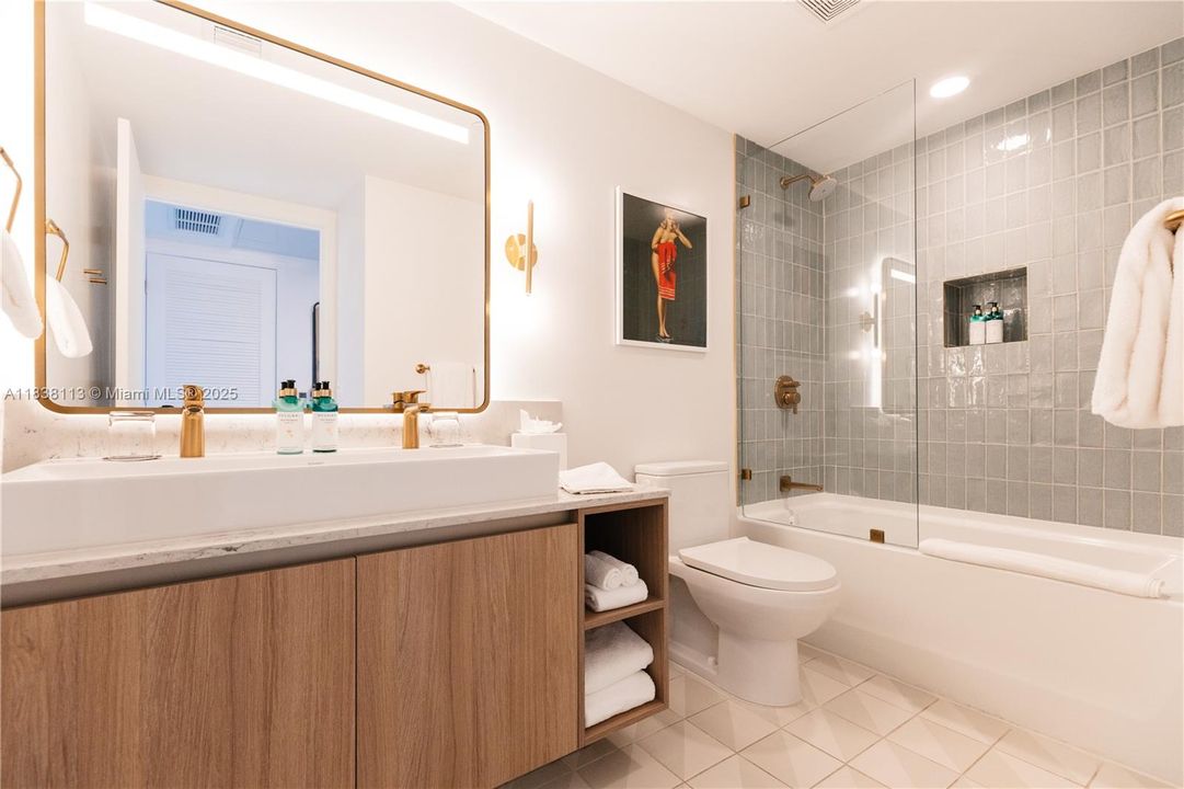 待售: $530,000 (0 贝兹, 1 浴室, 367 平方英尺)