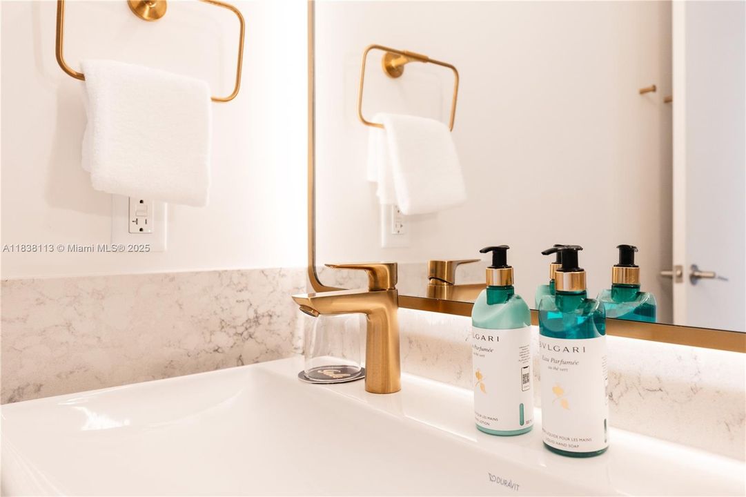 待售: $530,000 (0 贝兹, 1 浴室, 367 平方英尺)