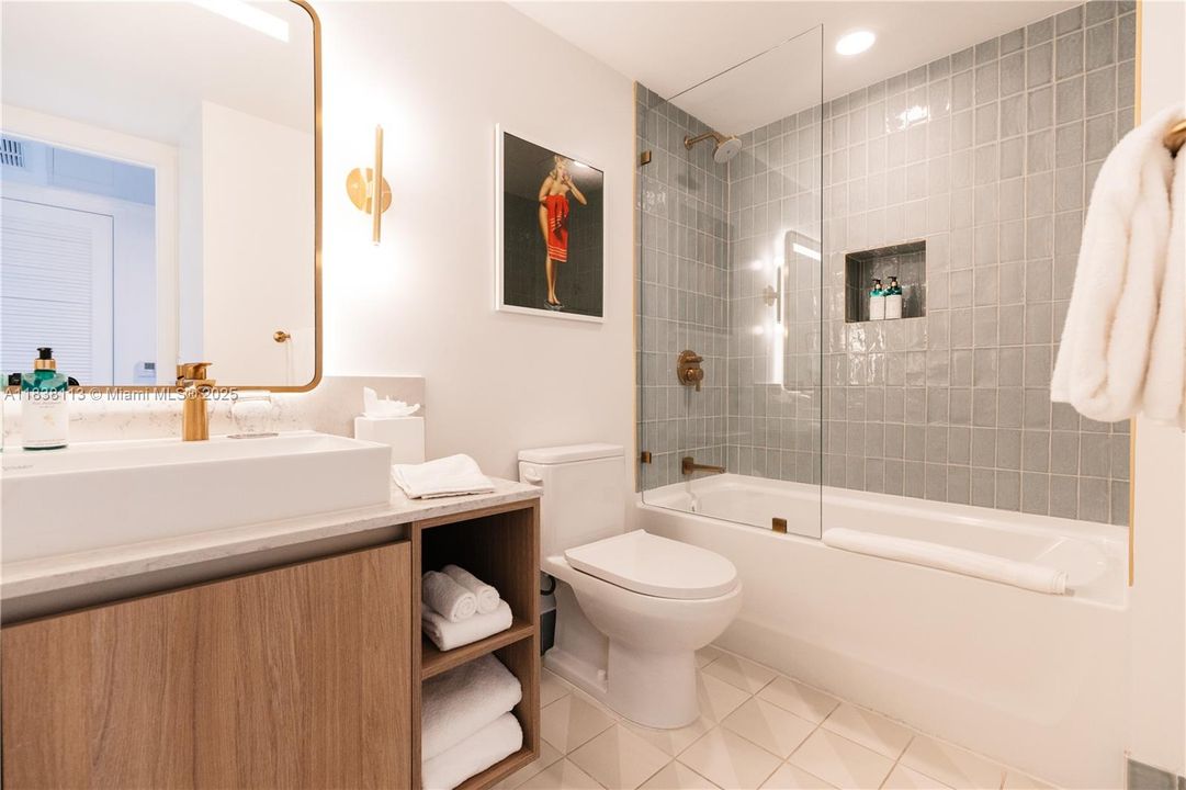 待售: $530,000 (0 贝兹, 1 浴室, 367 平方英尺)