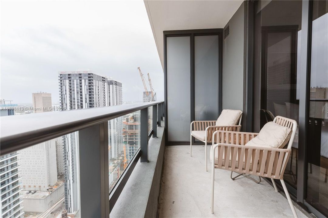 待售: $530,000 (0 贝兹, 1 浴室, 367 平方英尺)