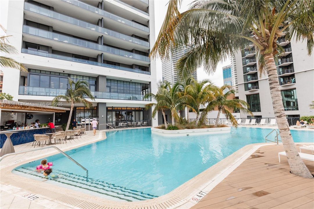 待售: $530,000 (0 贝兹, 1 浴室, 367 平方英尺)