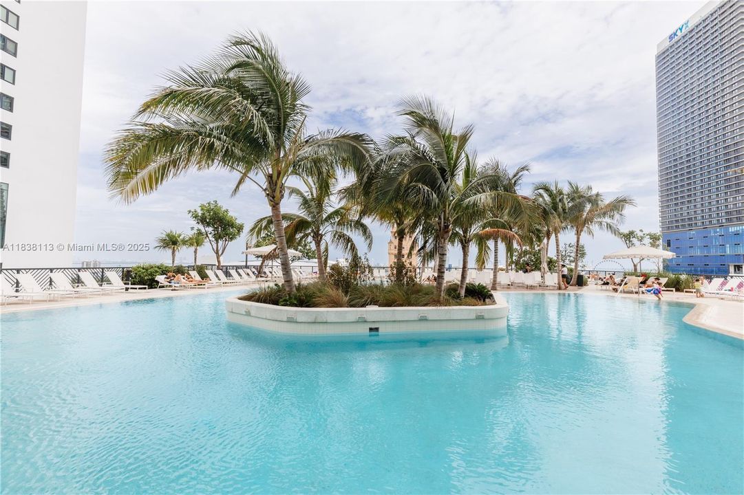 待售: $530,000 (0 贝兹, 1 浴室, 367 平方英尺)