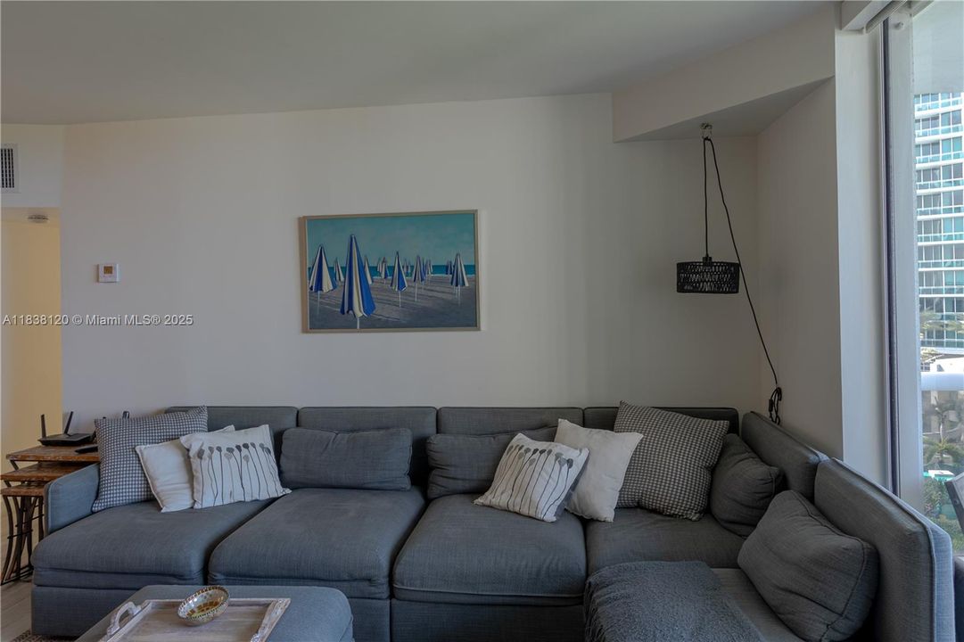 En Venta: $1,300,000 (2 camas, 2 baños, 1056 Pies cuadrados)