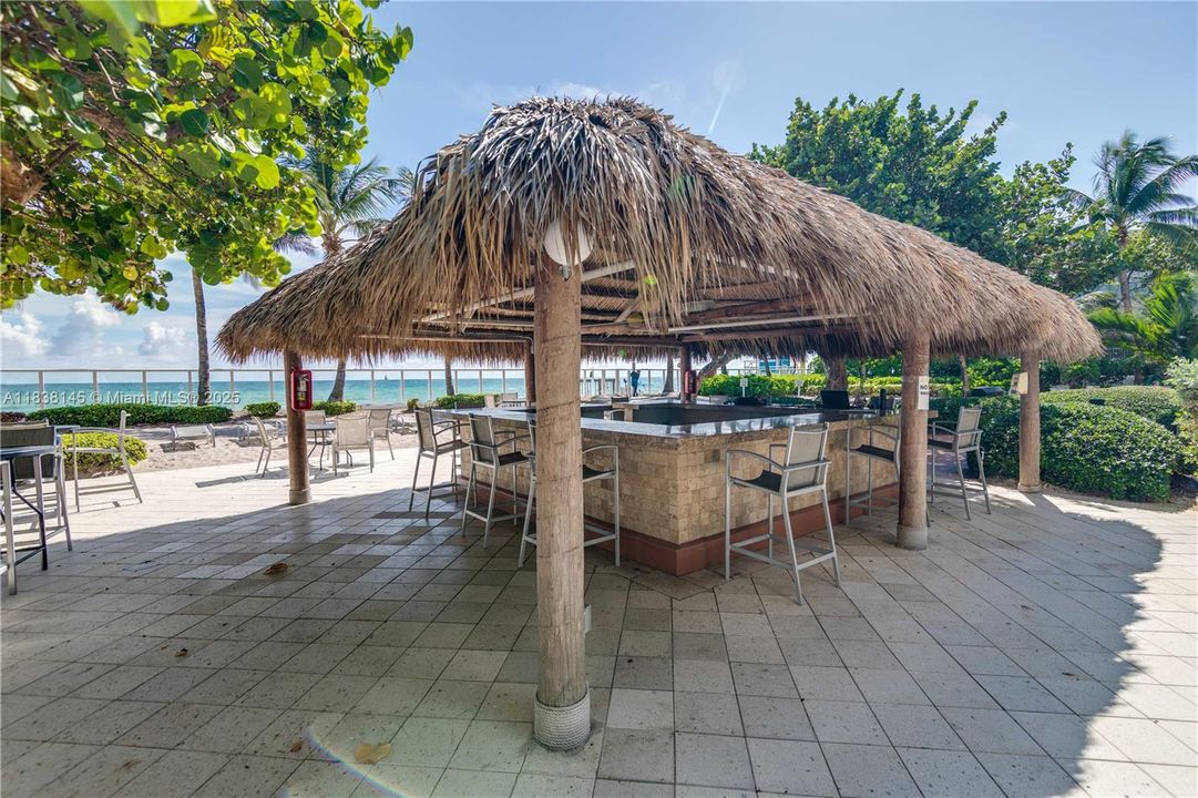 Active With Contract: $3,300 (2 beds, 2 baths, 1208 Square Feet)