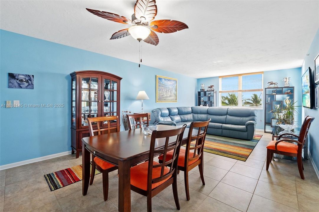 Active With Contract: $3,300 (2 beds, 2 baths, 1208 Square Feet)