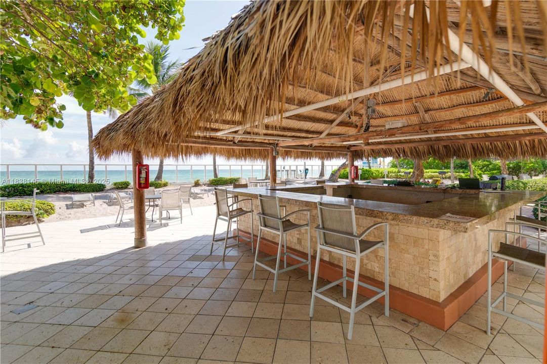 Active With Contract: $3,300 (2 beds, 2 baths, 1208 Square Feet)