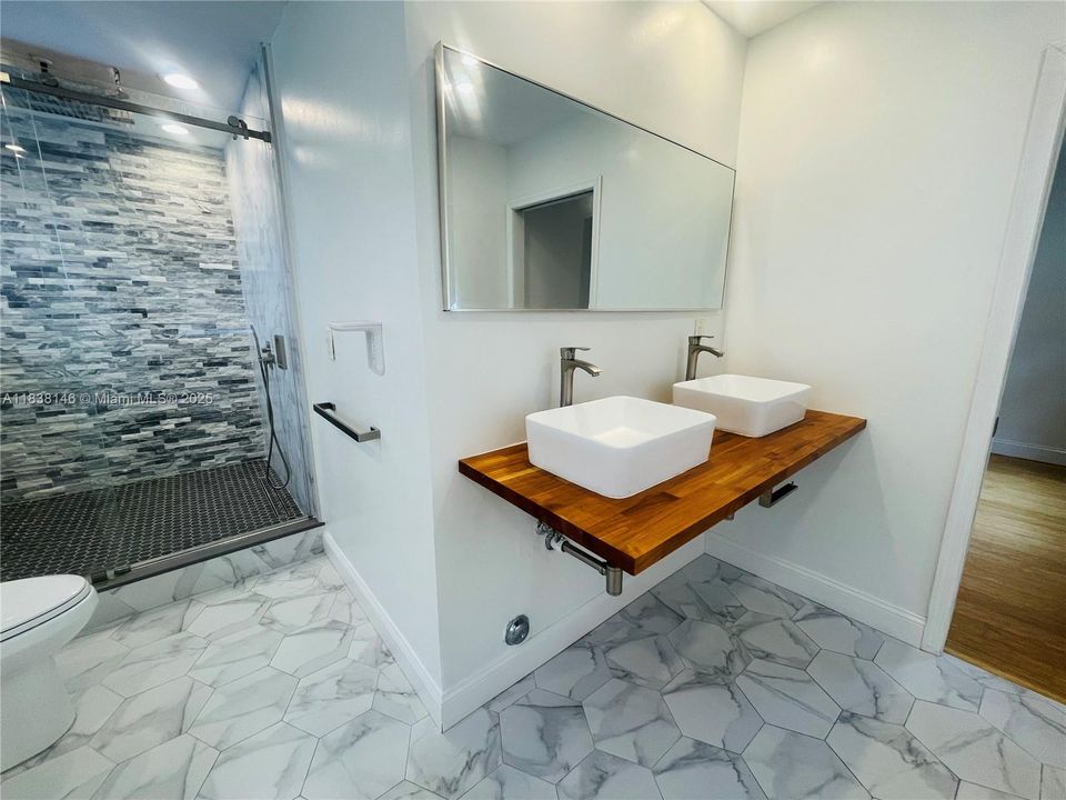 最近售出: $650,000 (3 贝兹, 2 浴室, 1395 平方英尺)