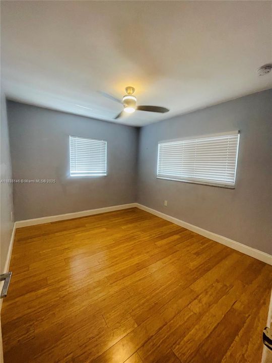 最近售出: $650,000 (3 贝兹, 2 浴室, 1395 平方英尺)