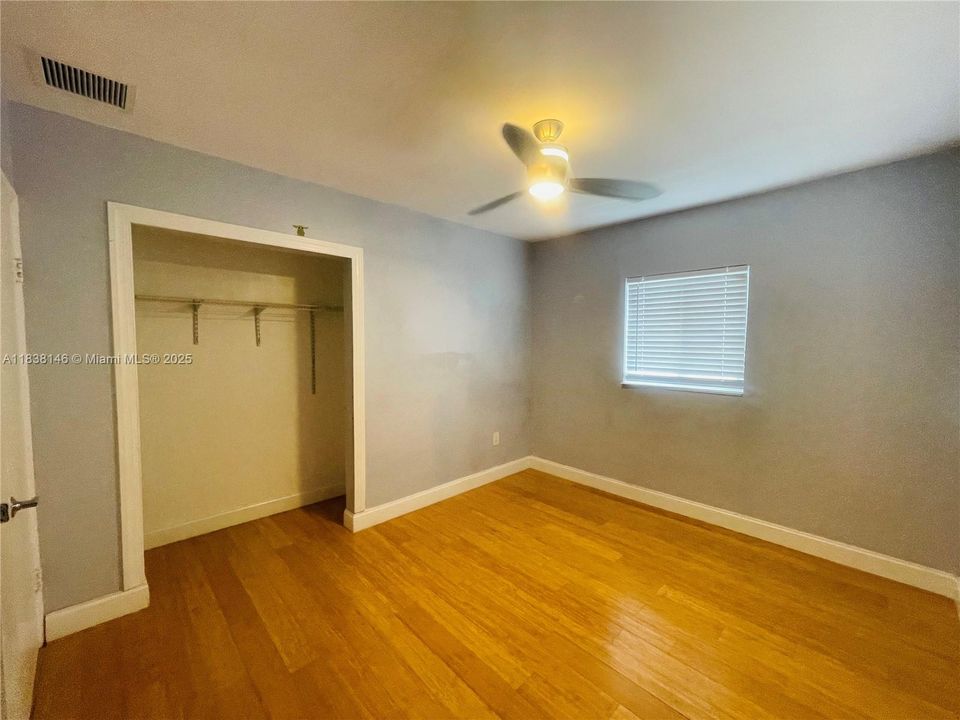 最近售出: $650,000 (3 贝兹, 2 浴室, 1395 平方英尺)