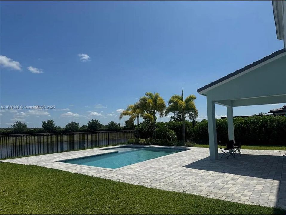 Recently Rented: $4,600 (4 beds, 3 baths, 2512 Square Feet)