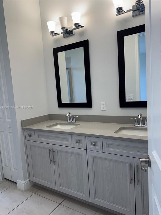 Recently Rented: $4,600 (4 beds, 3 baths, 2512 Square Feet)