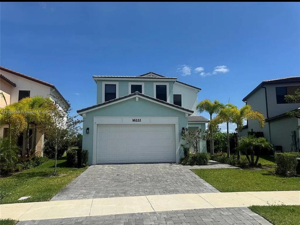 Recently Rented: $4,600 (4 beds, 3 baths, 2512 Square Feet)