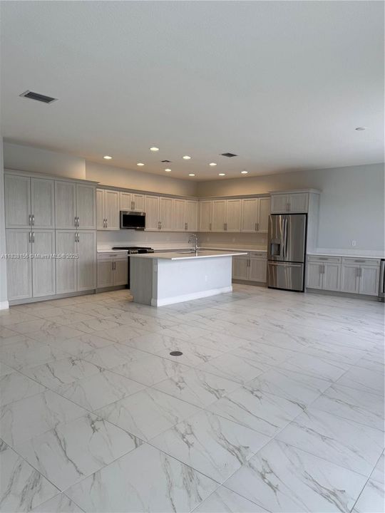 Recently Rented: $4,600 (4 beds, 3 baths, 2512 Square Feet)