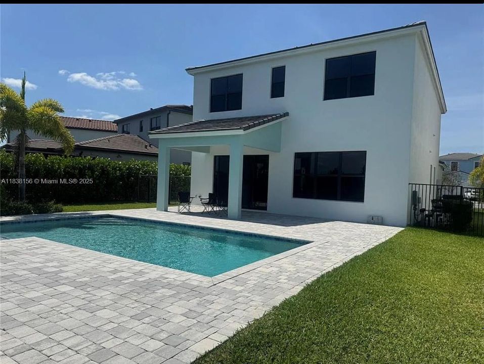 Recently Rented: $4,600 (4 beds, 3 baths, 2512 Square Feet)