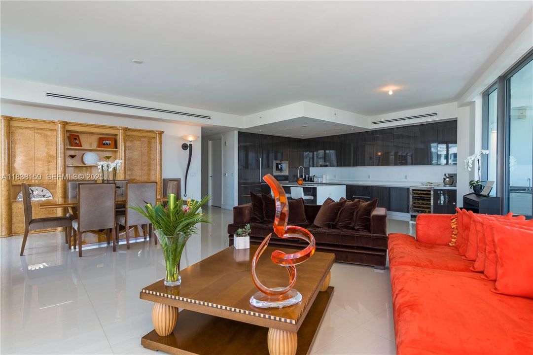 For Sale: $1,295,000 (2 beds, 2 baths, 2103 Square Feet)