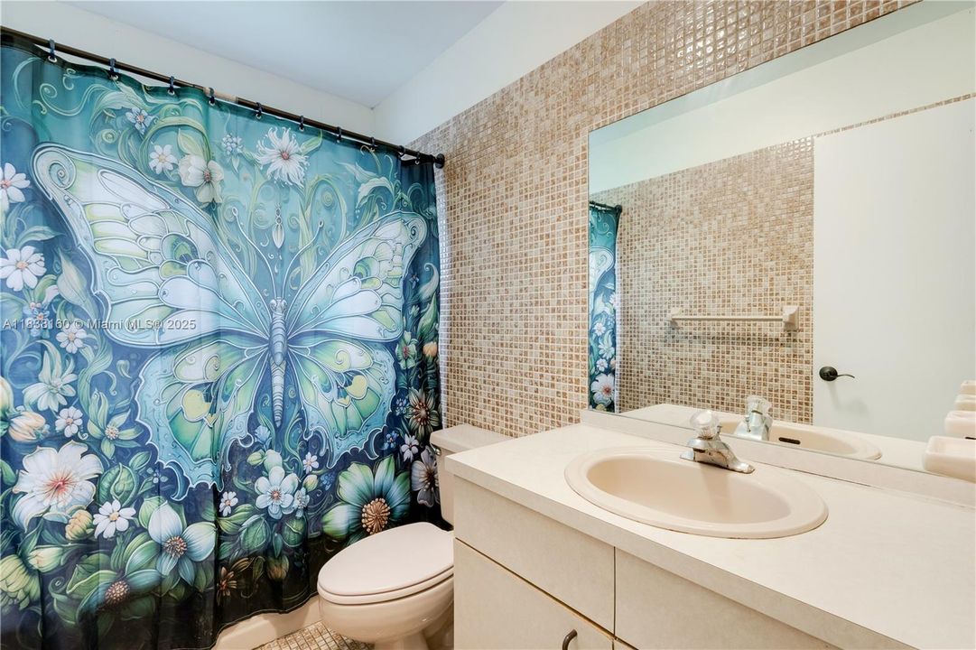 待售: $899,900 (3 贝兹, 2 浴室, 2407 平方英尺)