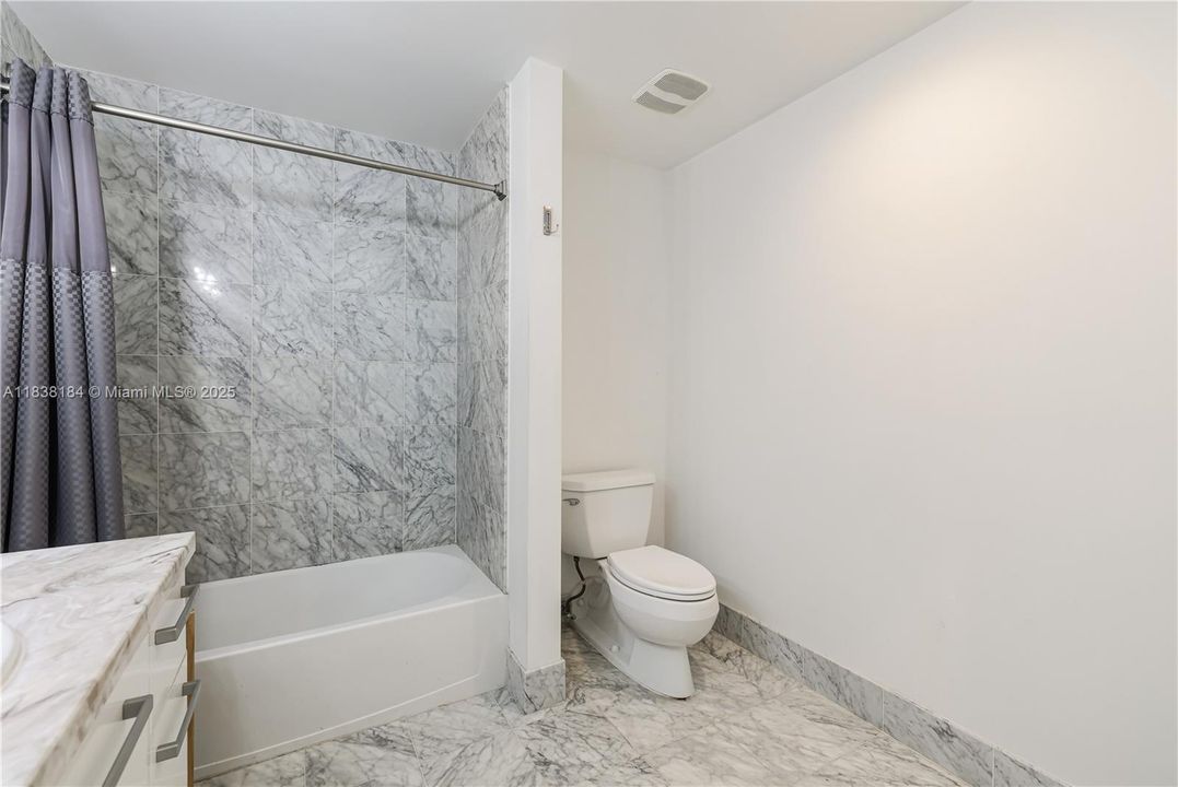 Active With Contract: $269,000 (0 beds, 1 baths, 506 Square Feet)