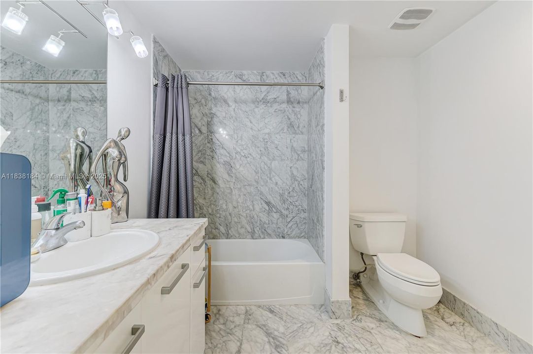 Active With Contract: $269,000 (0 beds, 1 baths, 506 Square Feet)