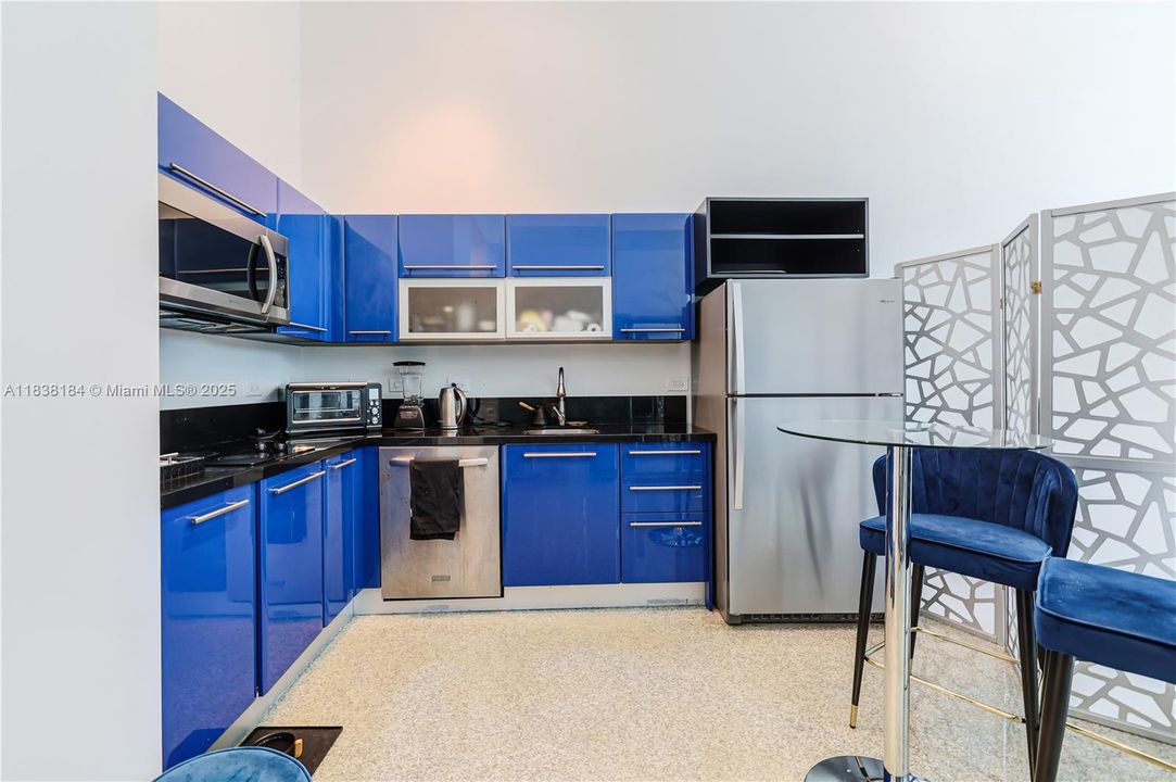 Active With Contract: $269,000 (0 beds, 1 baths, 506 Square Feet)