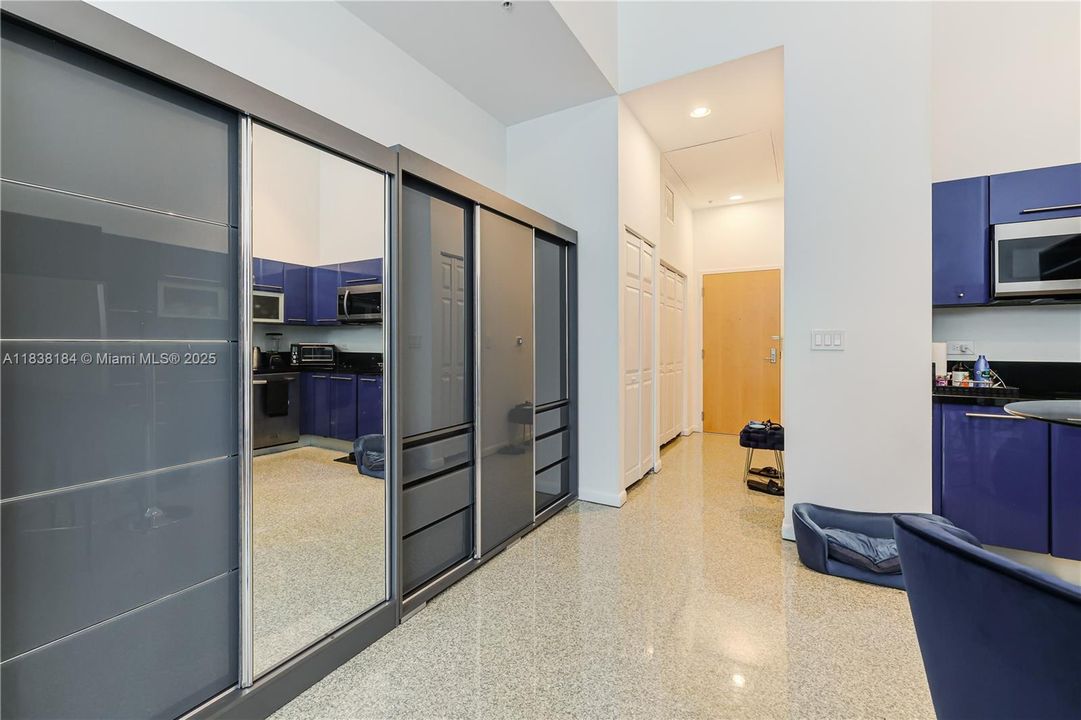 Active With Contract: $269,000 (0 beds, 1 baths, 506 Square Feet)