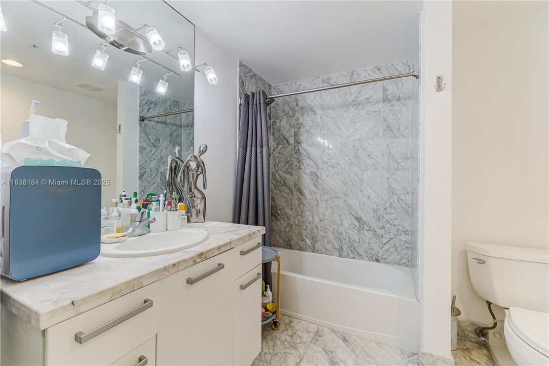 Active With Contract: $269,000 (0 beds, 1 baths, 506 Square Feet)