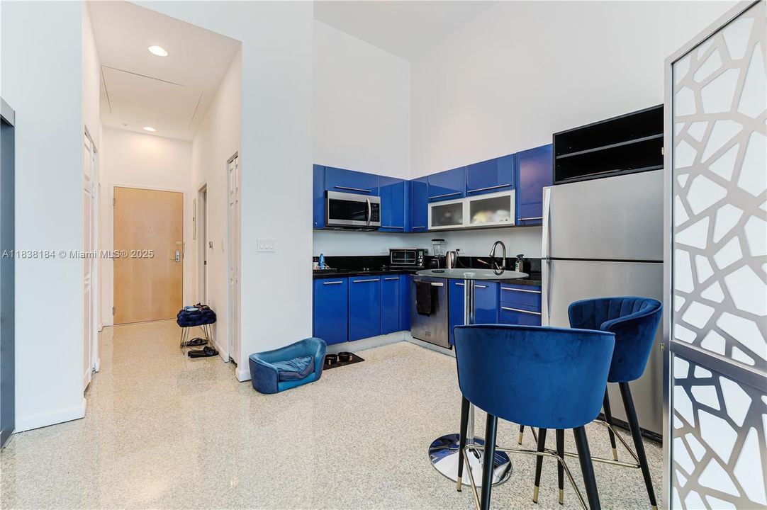 Active With Contract: $269,000 (0 beds, 1 baths, 506 Square Feet)