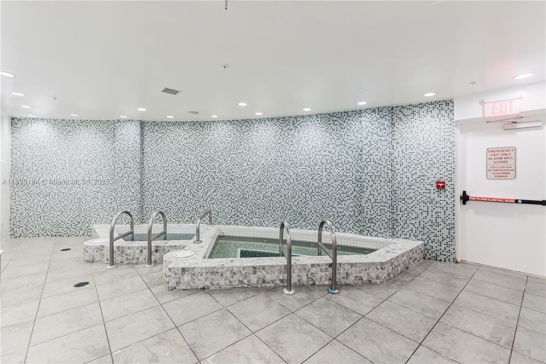 Active With Contract: $269,000 (0 beds, 1 baths, 506 Square Feet)