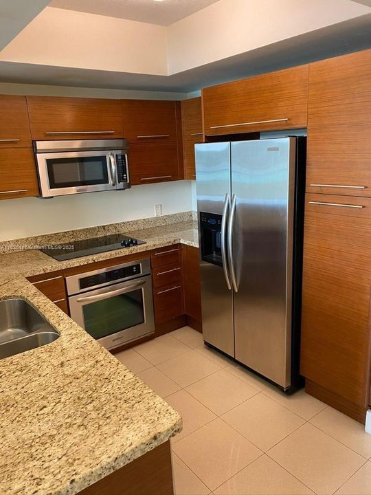 На продажу: $305,000 (1 спален, 2 ванн, 954 Квадратных фут)