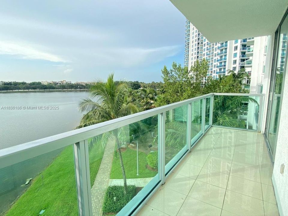 На продажу: $305,000 (1 спален, 2 ванн, 954 Квадратных фут)