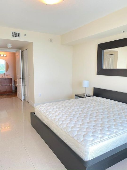 На продажу: $305,000 (1 спален, 2 ванн, 954 Квадратных фут)