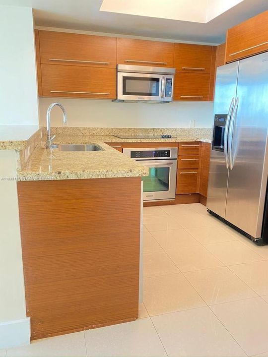 На продажу: $305,000 (1 спален, 2 ванн, 954 Квадратных фут)