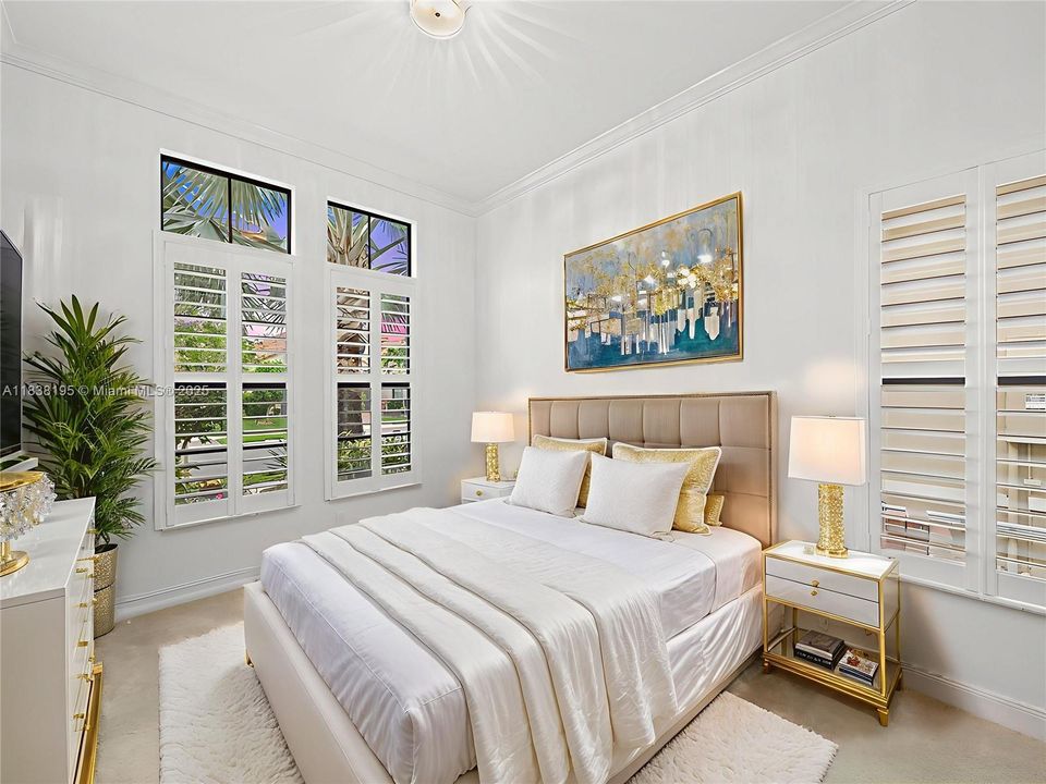 En Venta: $875,000 (3 camas, 3 baños, 2560 Pies cuadrados)