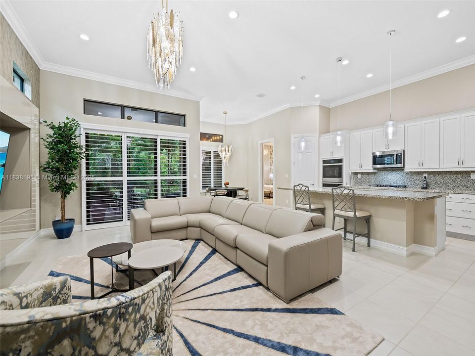 En Venta: $875,000 (3 camas, 3 baños, 2560 Pies cuadrados)