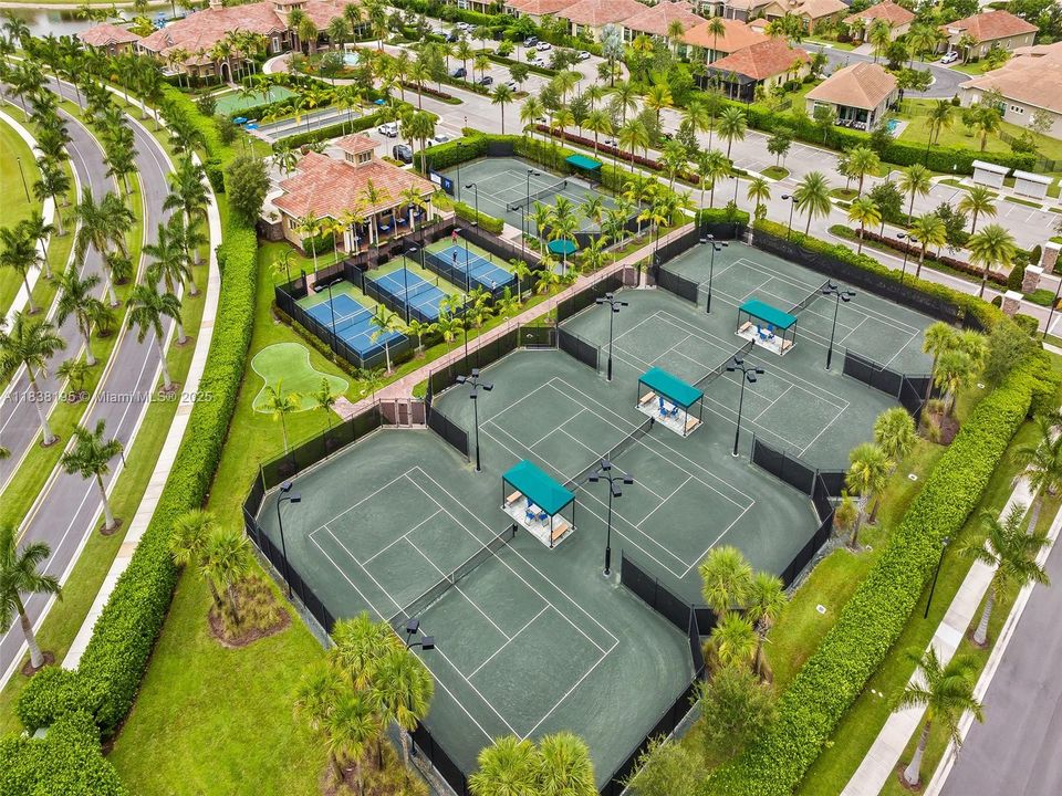 En Venta: $875,000 (3 camas, 3 baños, 2560 Pies cuadrados)