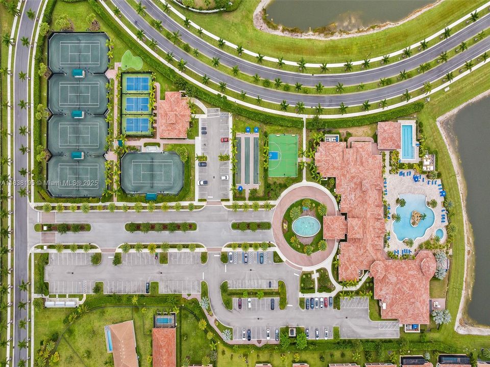 En Venta: $875,000 (3 camas, 3 baños, 2560 Pies cuadrados)