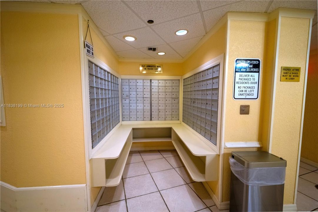 待售: $110,000 (1 贝兹, 1 浴室, 740 平方英尺)