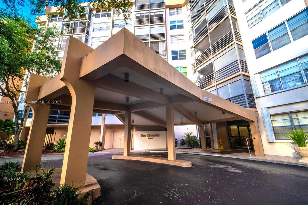 待售: $110,000 (1 贝兹, 1 浴室, 740 平方英尺)