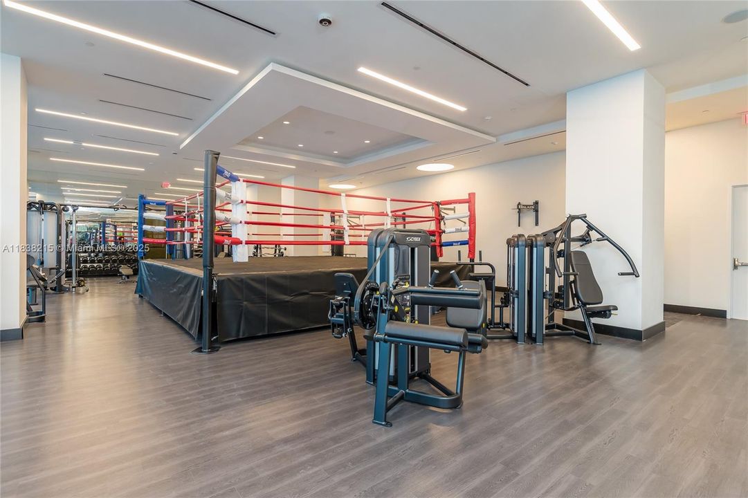 Recently Rented: $5,450 (1 beds, 2 baths, 1254 Square Feet)