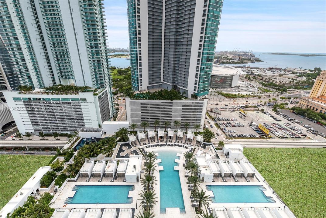 Recently Rented: $5,450 (1 beds, 2 baths, 1254 Square Feet)