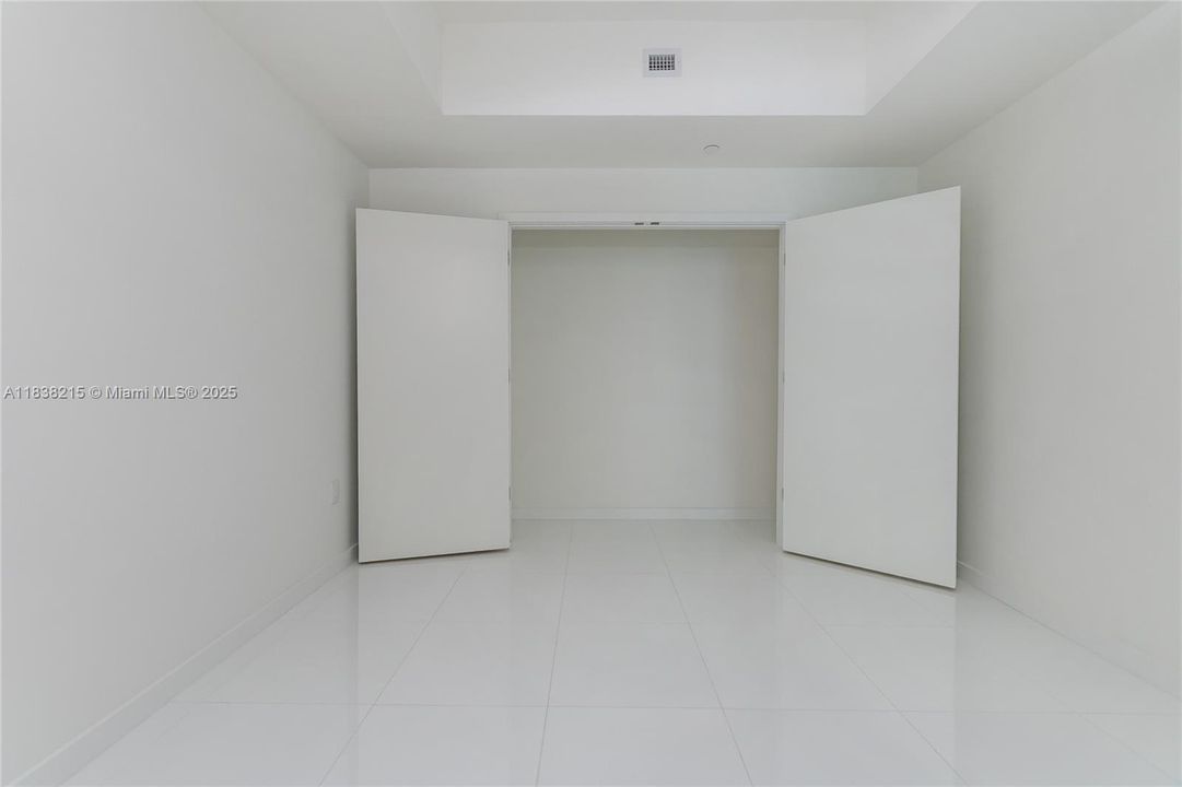 Recently Rented: $5,450 (1 beds, 2 baths, 1254 Square Feet)