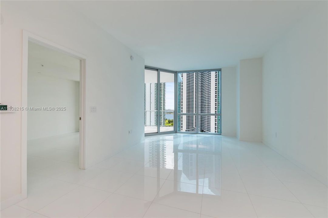 Recently Rented: $5,450 (1 beds, 2 baths, 1254 Square Feet)