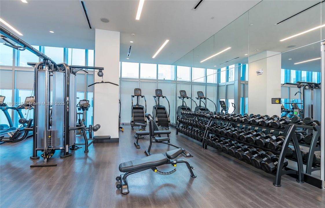 Recently Rented: $5,450 (1 beds, 2 baths, 1254 Square Feet)