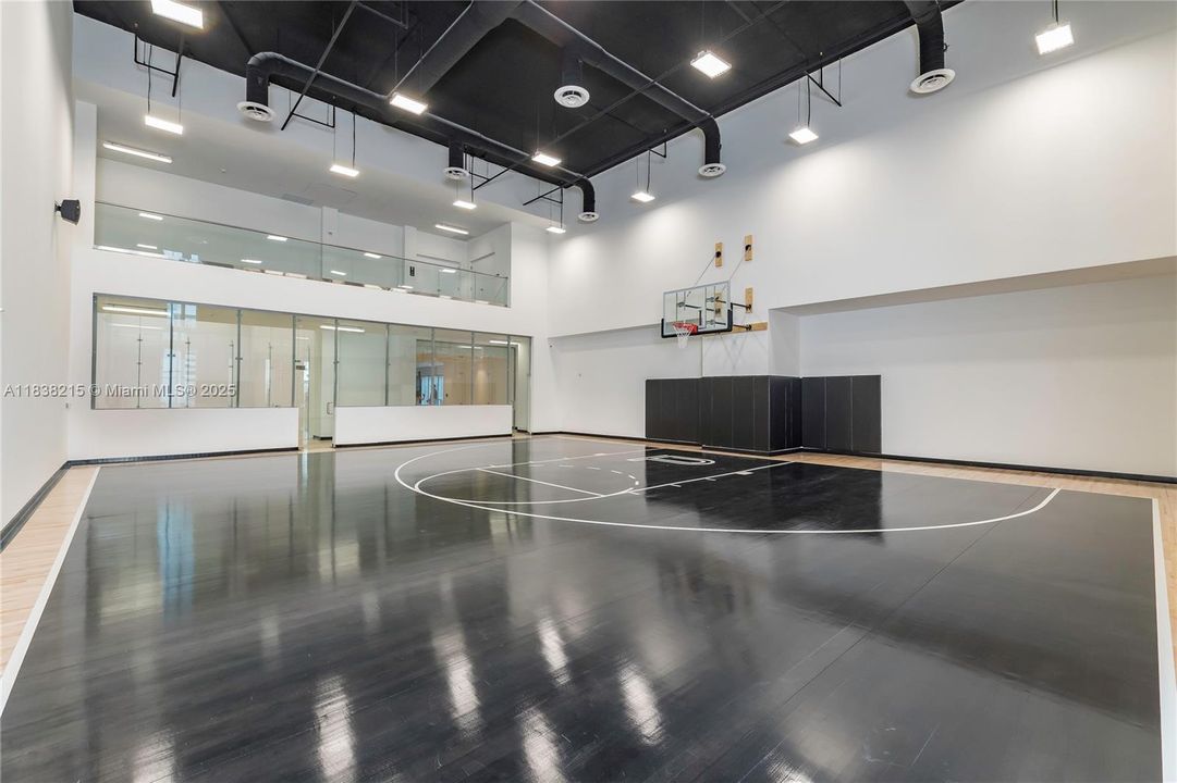 Recently Rented: $5,450 (1 beds, 2 baths, 1254 Square Feet)