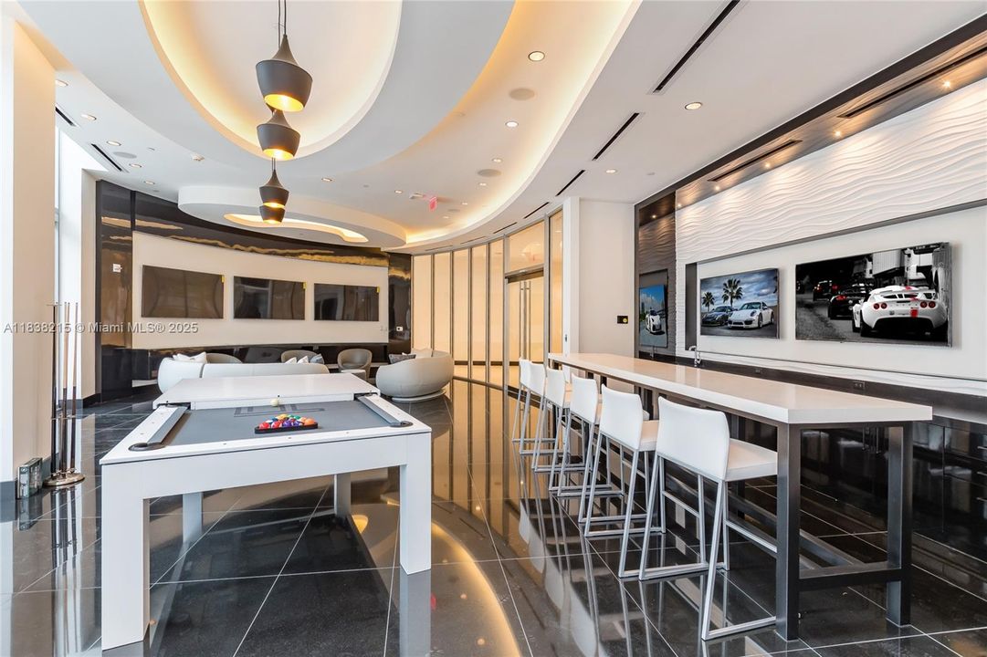 Recently Rented: $5,450 (1 beds, 2 baths, 1254 Square Feet)