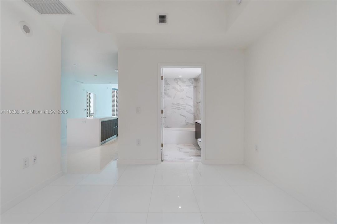 Recently Rented: $5,450 (1 beds, 2 baths, 1254 Square Feet)