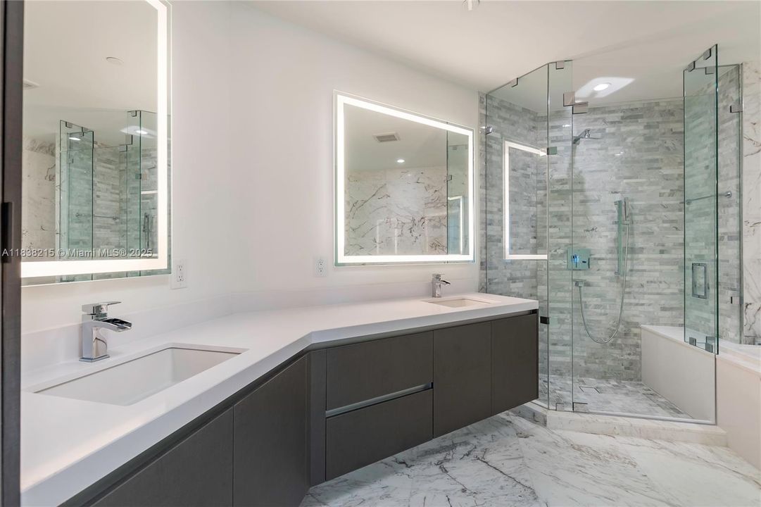 Recently Rented: $5,450 (1 beds, 2 baths, 1254 Square Feet)